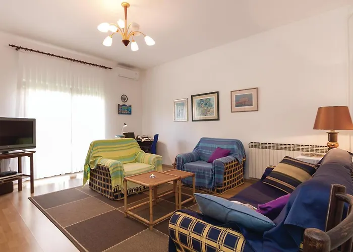 Stunning Apartment In Rovinj With Kitchen
