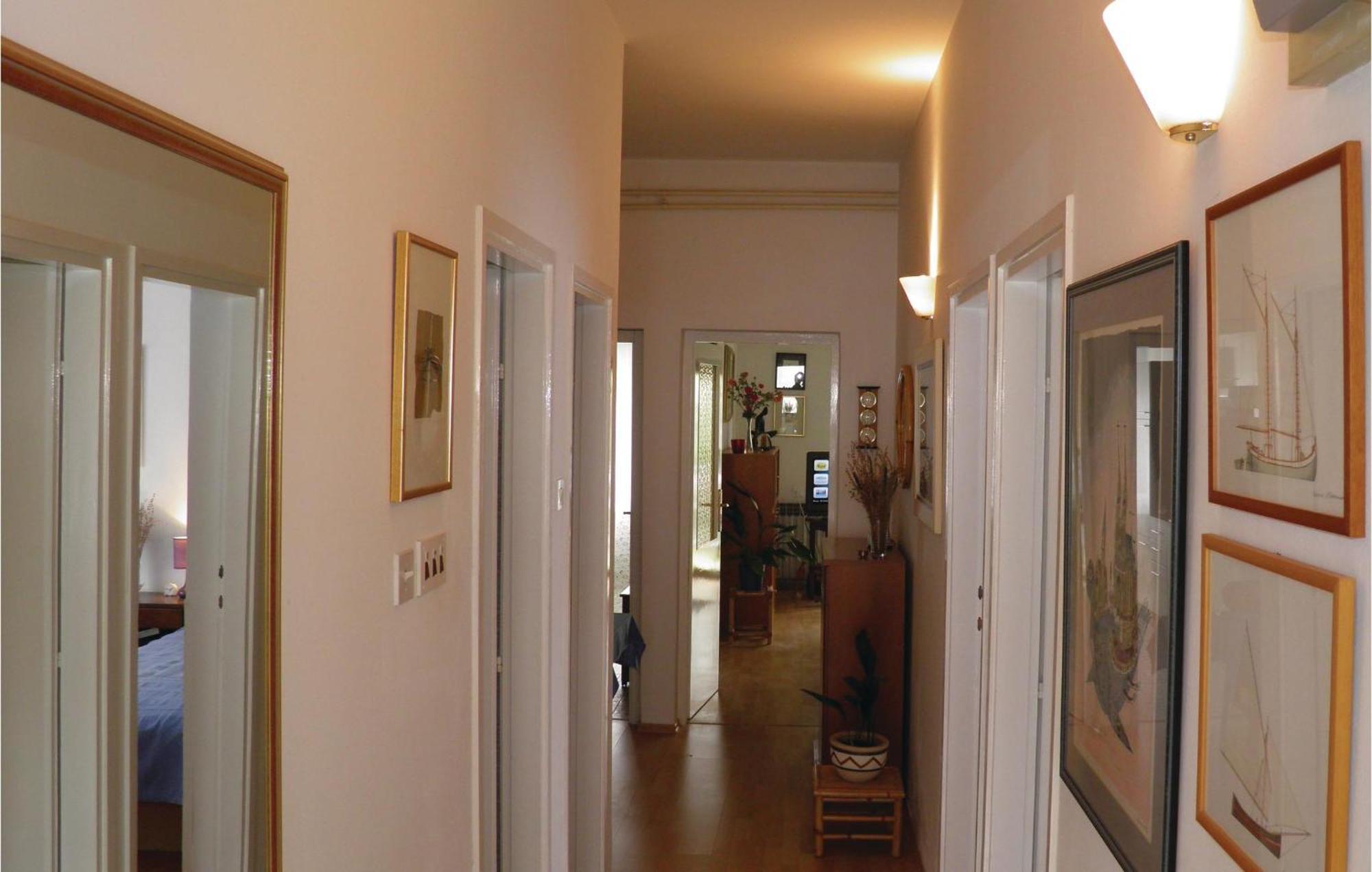 Stunning In With Kitchen Apartma *